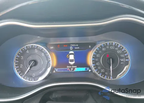 2015 Chrysler 200 C z USA, uszkodzony, nr VIN 1C3CCCCB0FN547157